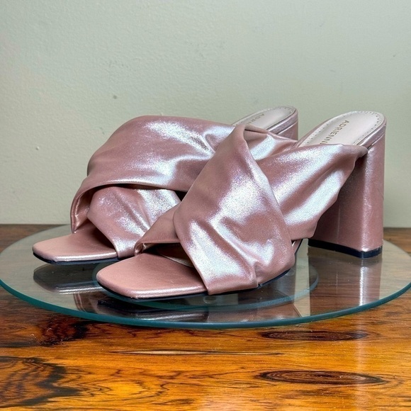 Adrienne Vittadini Genie Crossover Sandal - Picture 1 of 13